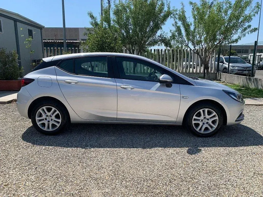 Usata Opel Astra 101 CV (74 kW) 2016 Grigio Berlina
