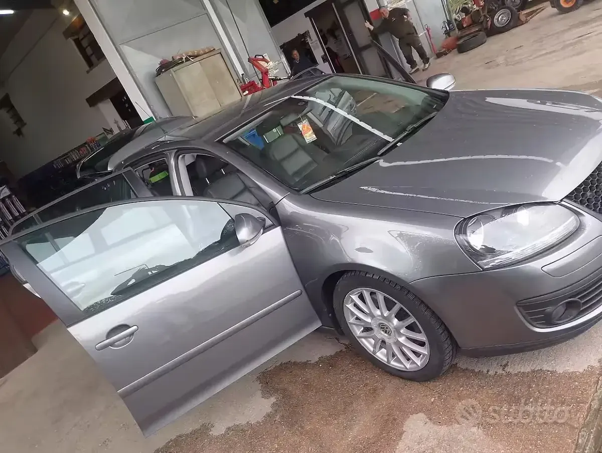 Usata VW Golf VI 170 CV (125 kW) 2008 Grigio Utilitaria