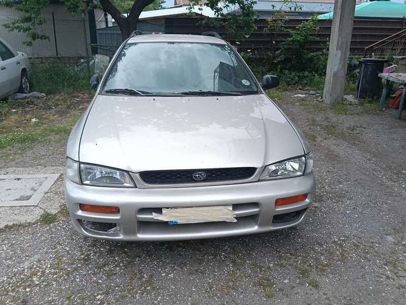 Grigio Usata 2000 Subaru Impreza Station wagon | 2000 € - Immagine 1/4