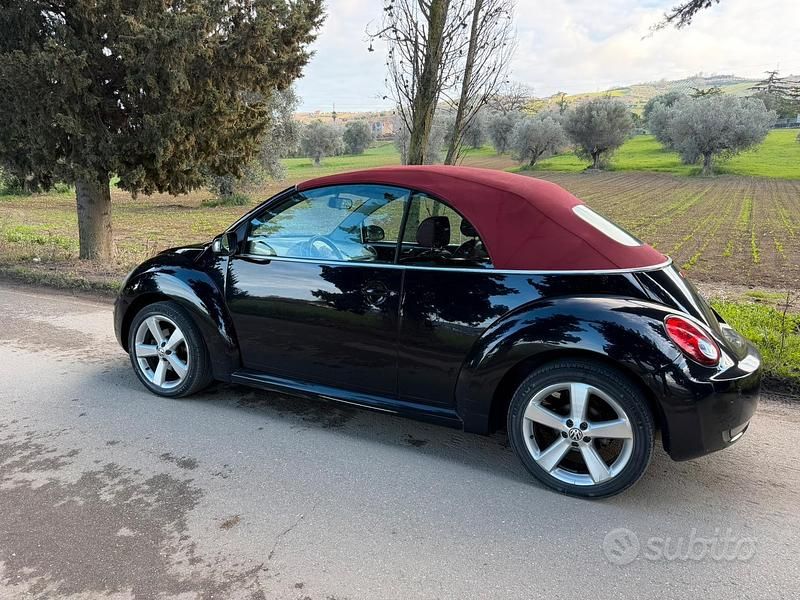 Usata VW New Beetle Edition 102 CV (75 kW) 2008 Nero Utilitaria
