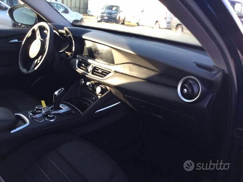Usata Alfa Romeo Stelvio Business 190 CV (139 kW) 2020 Blu SUV