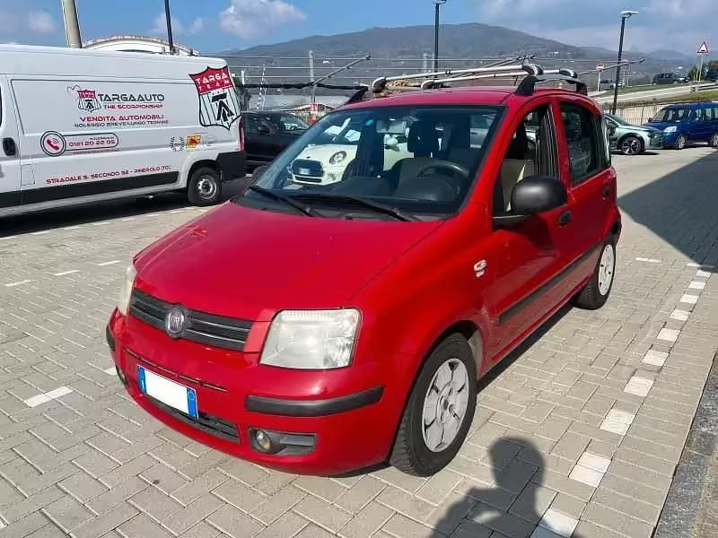Usata Fiat Panda Dynamic 69 CV (50 kW) 2011 Rosso Utilitaria