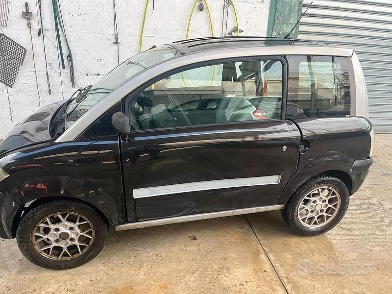 Usata Microcar MC1 68 CV (50 kW) 2008 Nero Berlina