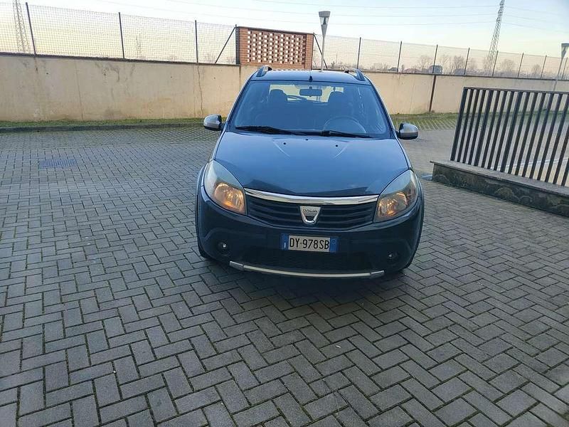Usata Dacia Sandero Stepway 87 CV (63 kW) 2009 Berlina