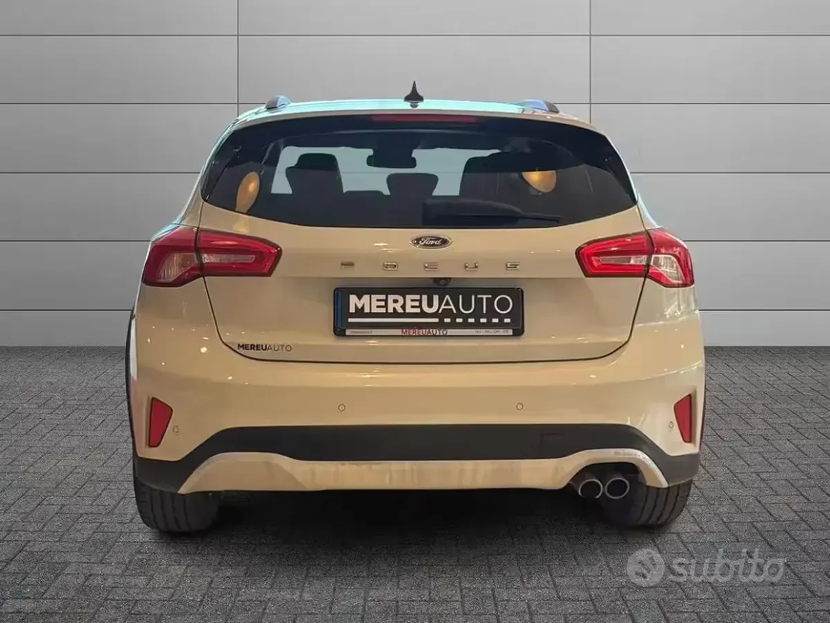 Usata Ford Focus Active 125 CV (91 kW) 2020 Beige Berlina