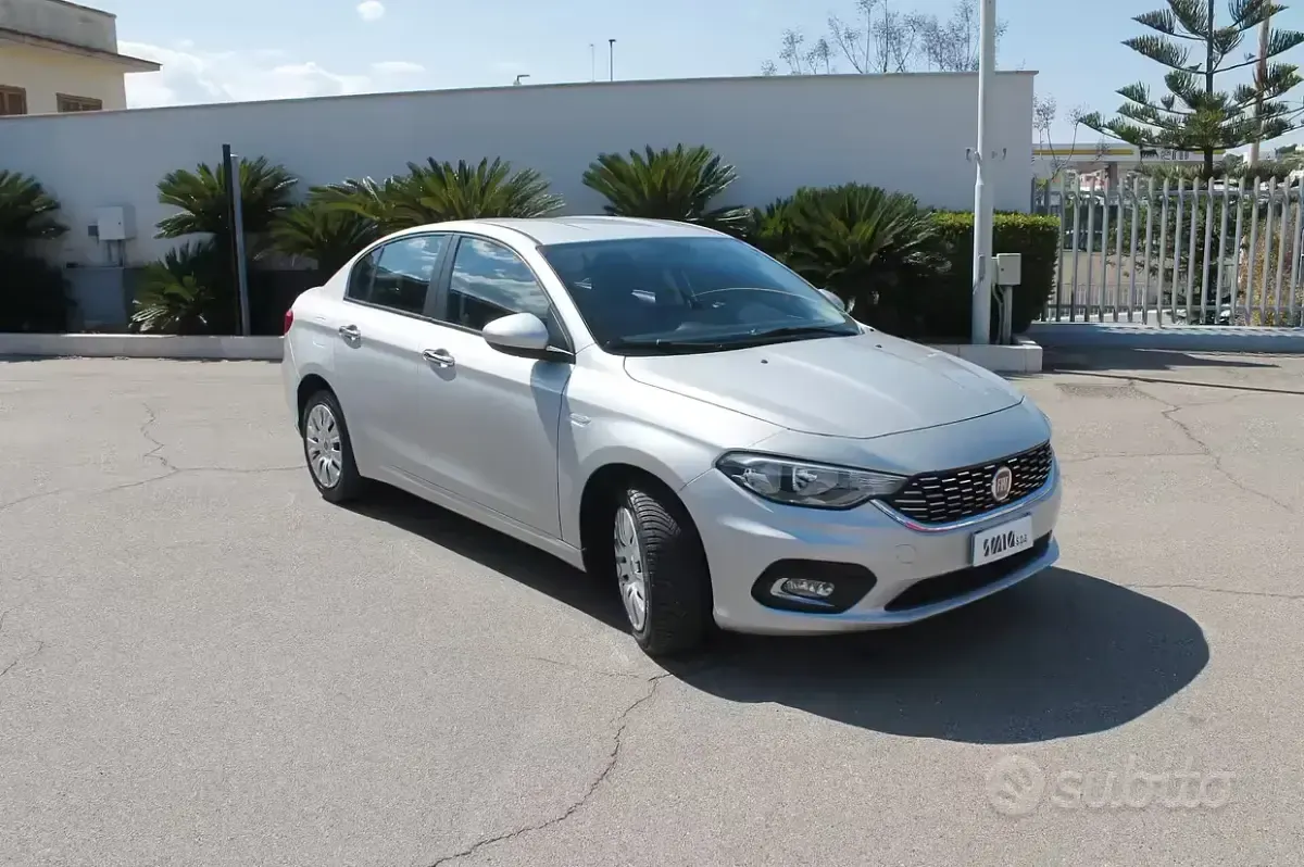 Usata Fiat Tipo Easy 95 CV (69 kW) 2019 Grigio Berlina