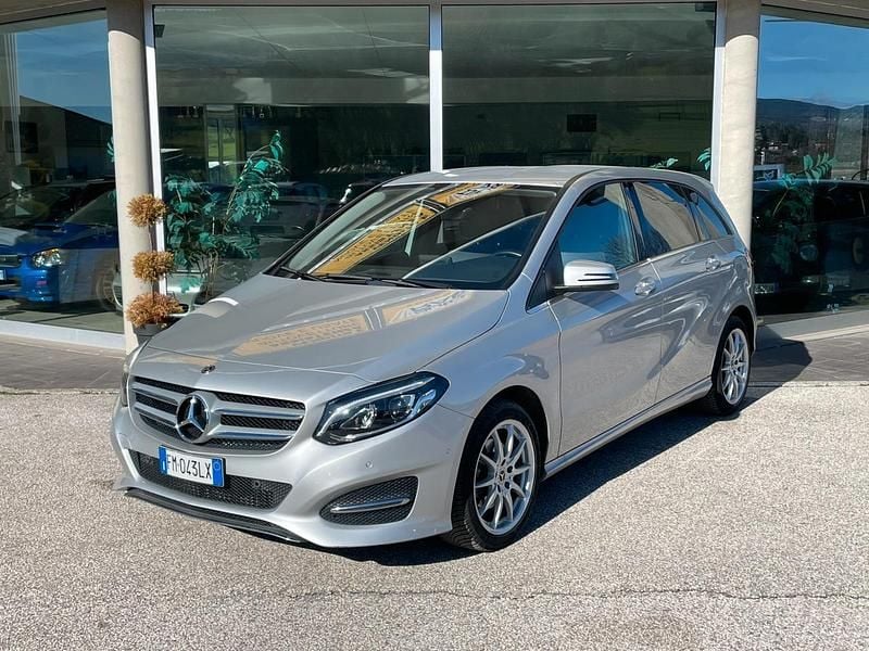 Usata Mercedes B200 136 CV (100 kW) 2018 Argento Monovolume