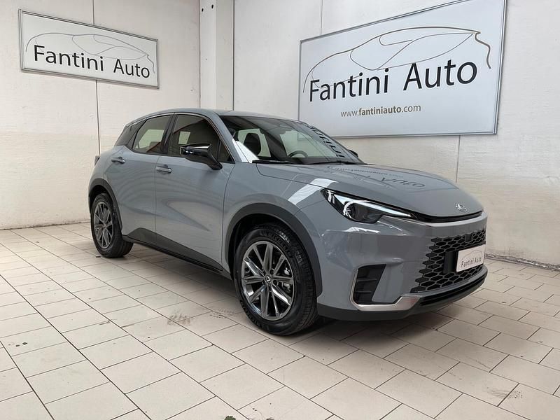 Nuova Lexus LBX 91 CV (66 kW) 2025 Grigio SUV