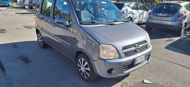Usata Opel Agila Edition 60 CV (44 kW) 2007 Grigio Utilitaria