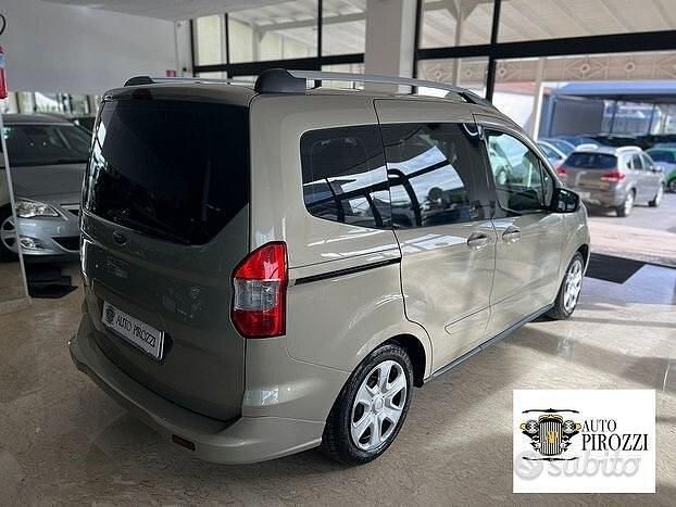 Usata Ford Tourneo 75 CV (55 kW) 2016 Grigio Monovolume