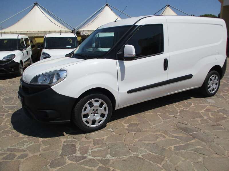 Usata Fiat Doblò 120 CV (88 kW) 2017 Bianco Monovolume