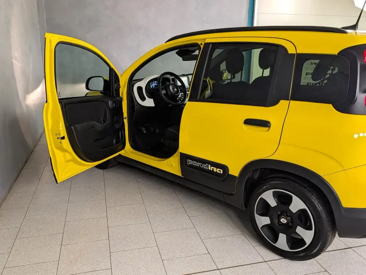 Usado Fiat Panda Cross Cross 70 CV (51 kW) 2024 Amarillo Utilitario