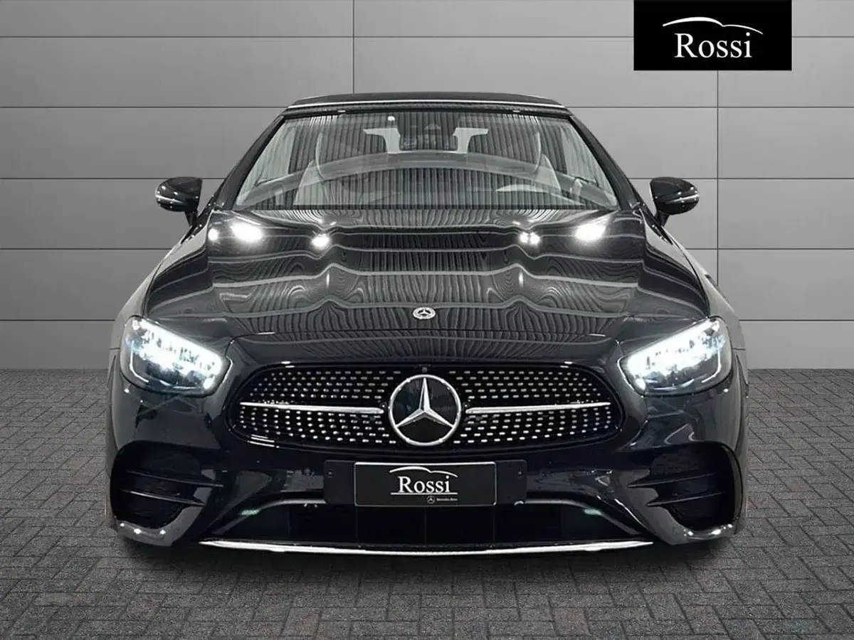 Usata Mercedes E220 Premium Plus 194 CV (142 kW) 2023 Nero Cabrio