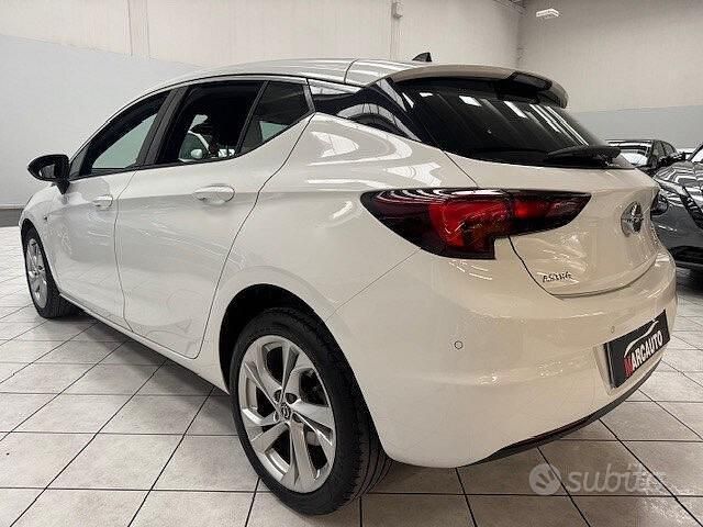 Usata Opel Astra Dynamic 136 CV (100 kW) 2019 Bianco Berlina