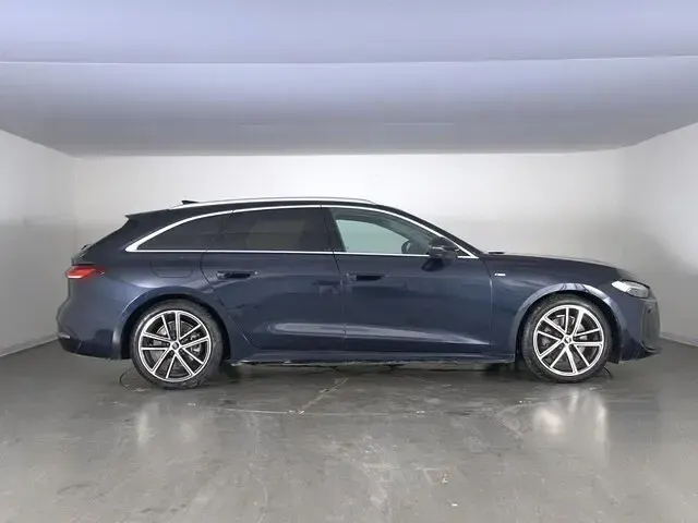 Usata Audi A5 S-Line 204 CV (150 kW) 2025 Blu firmamento metallizzato Station wagon