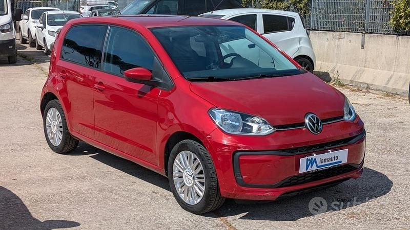 Usata VW up! move up! 65 CV (47 kW) 2023 Rosso Utilitaria