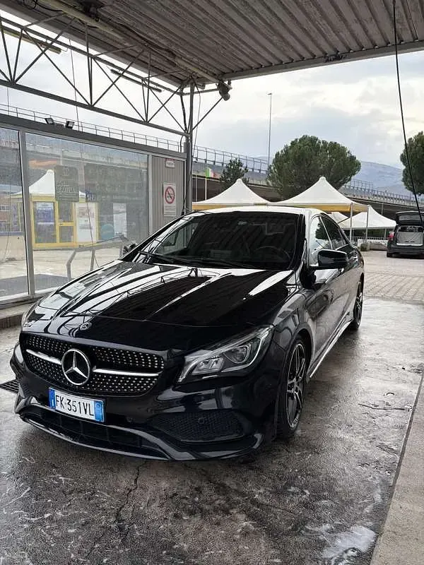 Käytetty Mercedes CLA200 Premium 136 HP (100 kW) 2017 Musta Sedan