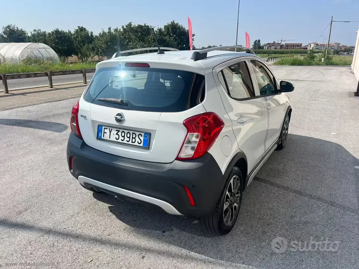 Usata Opel Karl Rocks 73 CV (53 kW) 2019 Bianco Utilitaria
