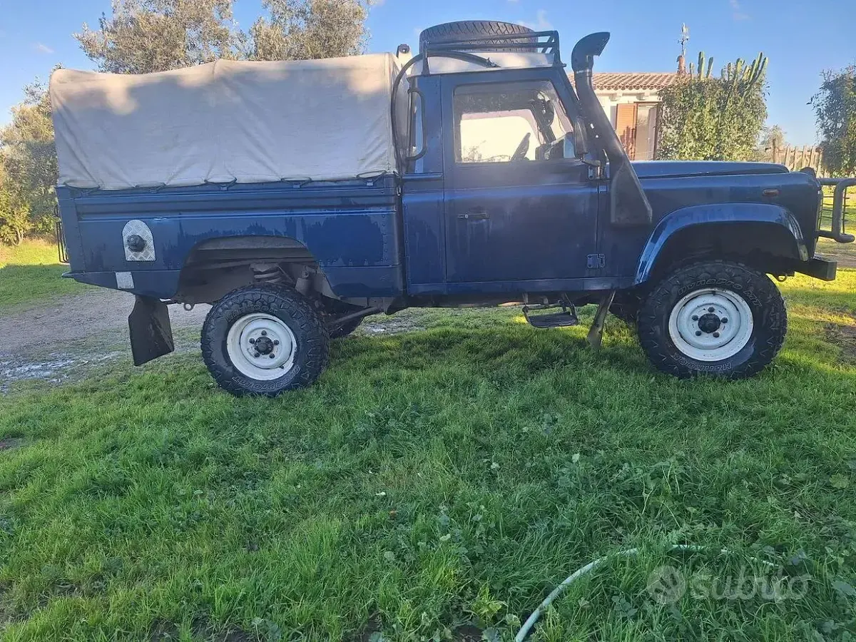 Usata Land Rover Defender 122 CV (89 kW) 2002 SUV