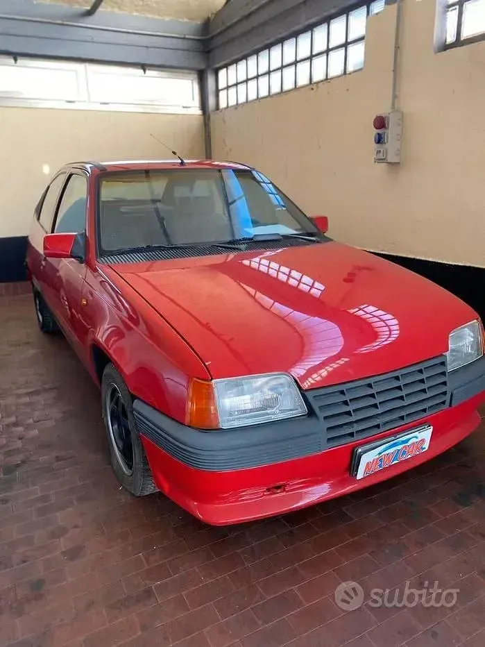 Usata Opel Kadett 75 CV (55 kW) 1988 Rosso Utilitaria