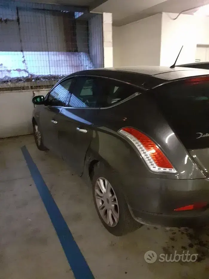 Usata Lancia Delta 120 CV (88 kW) 2009 Utilitaria