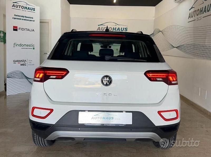 Usata VW T-Roc Life 150 CV (110 kW) 2022 Grigio SUV