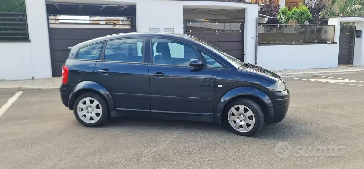 Usata Audi A2 75 CV (55 kW) 2005 Nero Utilitaria
