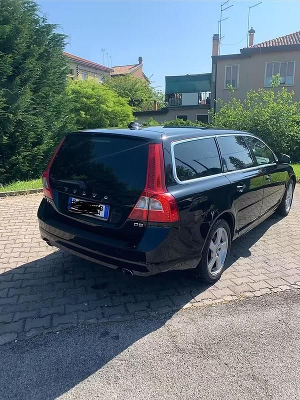 Usata Volvo V70 215 CV (158 kW) 2011 Nero Station wagon