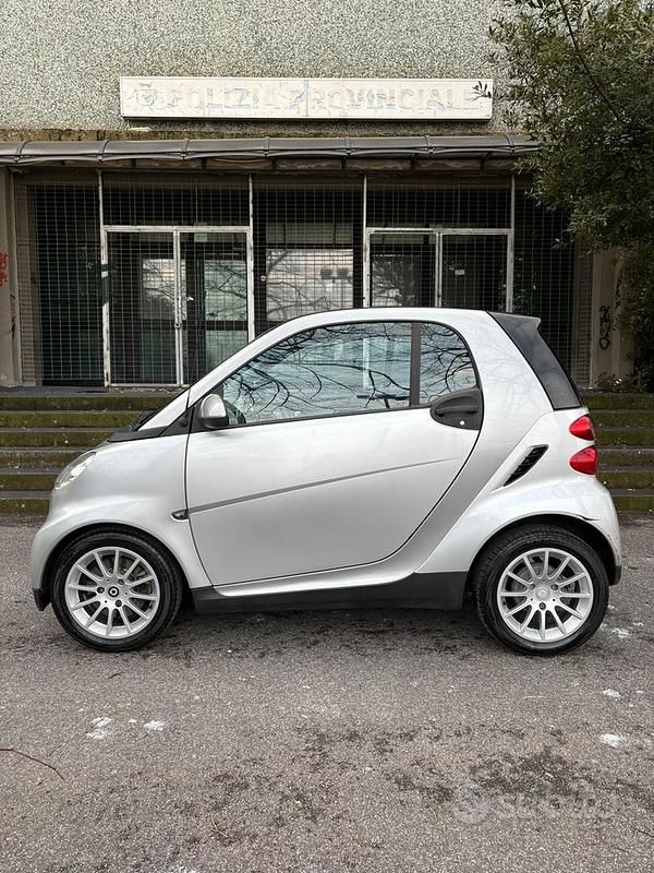 Grigio Usata 2009 Smart ForTwo Coupé Passion Coupé | 3900 € (Ottimo prezzo) - Immagine 1/4