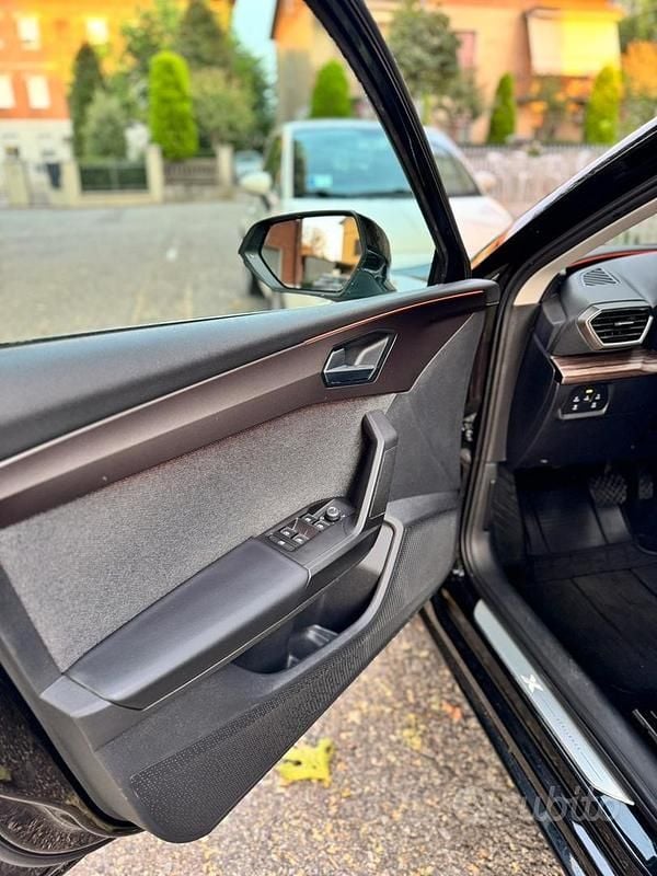 Usata Seat Leon 150 CV (110 kW) 2020 Nero Station wagon