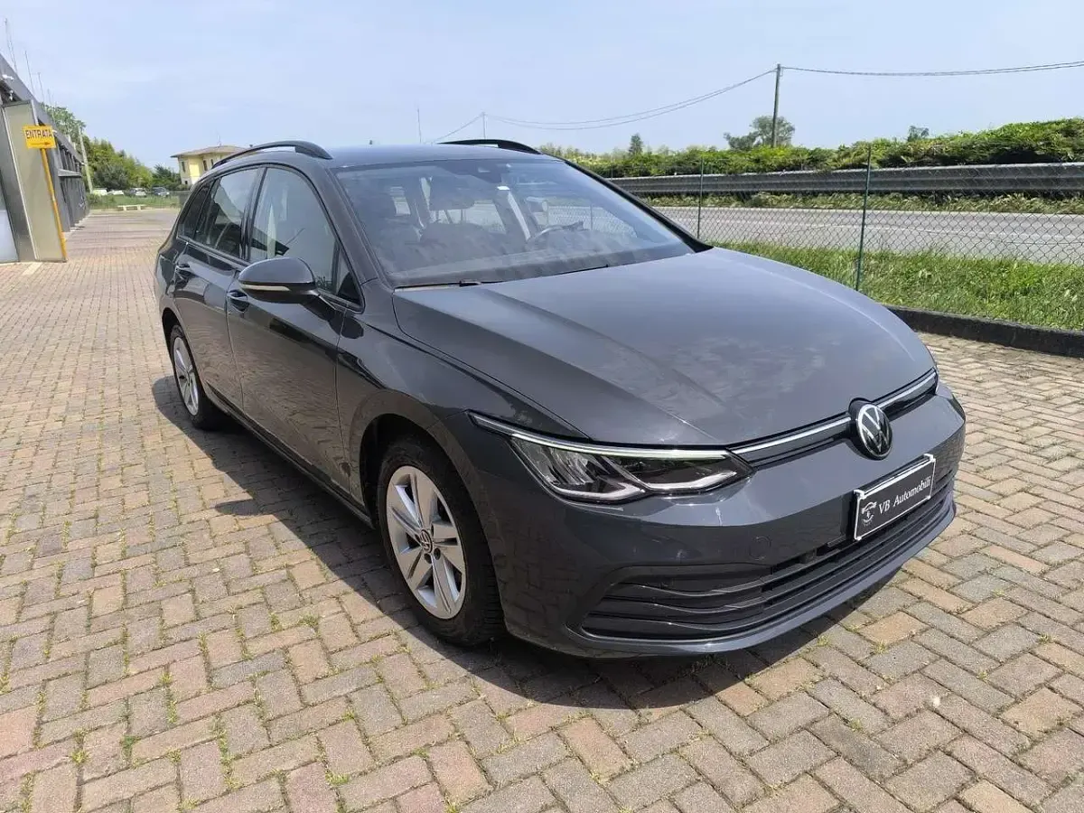 Occasion VW Golf VIII Life 131 ch (96 kW) 2021 Gris Break