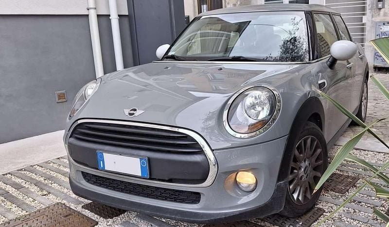 Begagnad Mini ONE 75 HK (55 kW) 2016 Grå Halvkombi