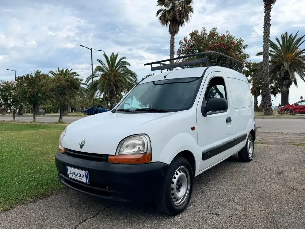 Usata Renault Kangoo 65 CV (47 kW) 2002 Bianco Monovolume