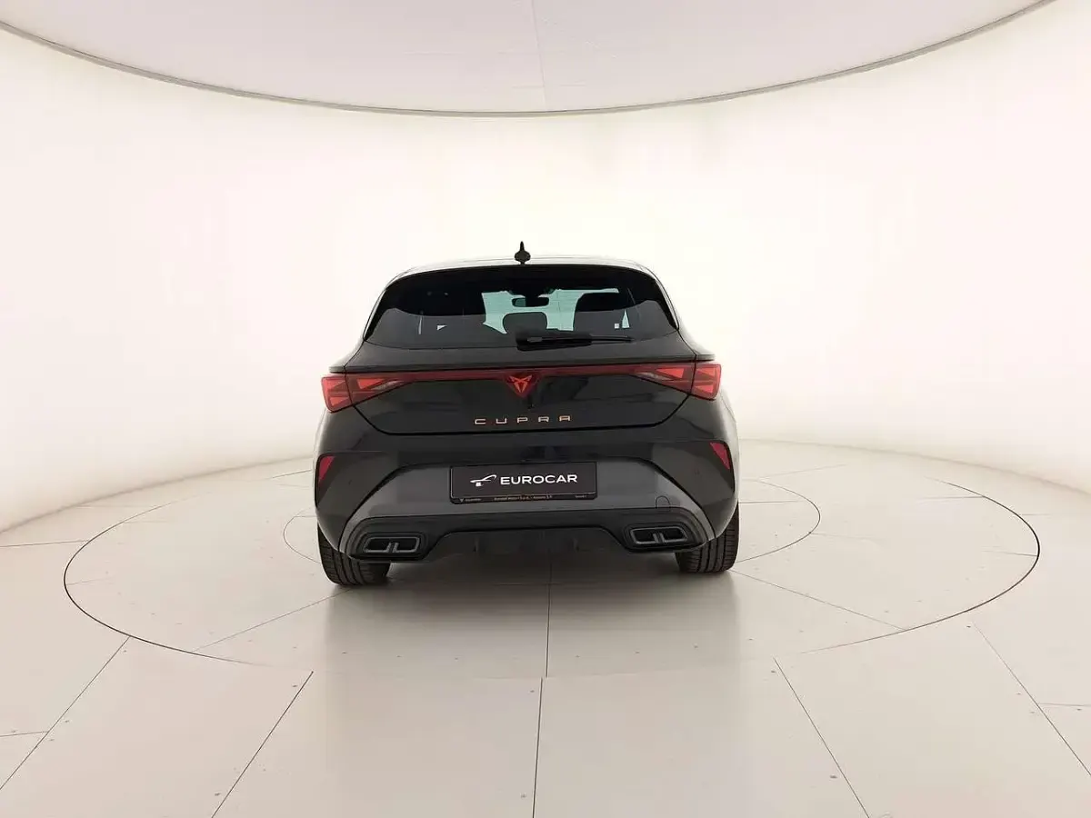 Usata Cupra Leon 150 CV (110 kW) 2025 Nero midnight Berlina