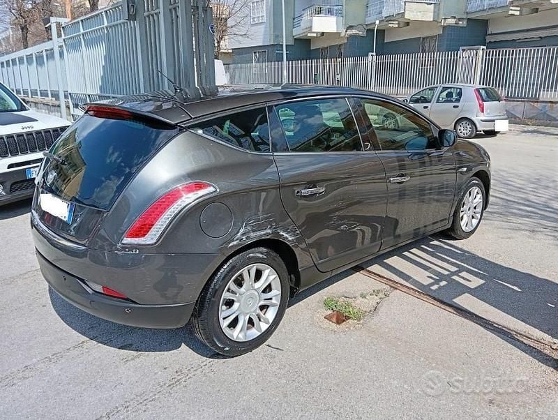 Usata Lancia Delta 2010 Grigio Utilitaria