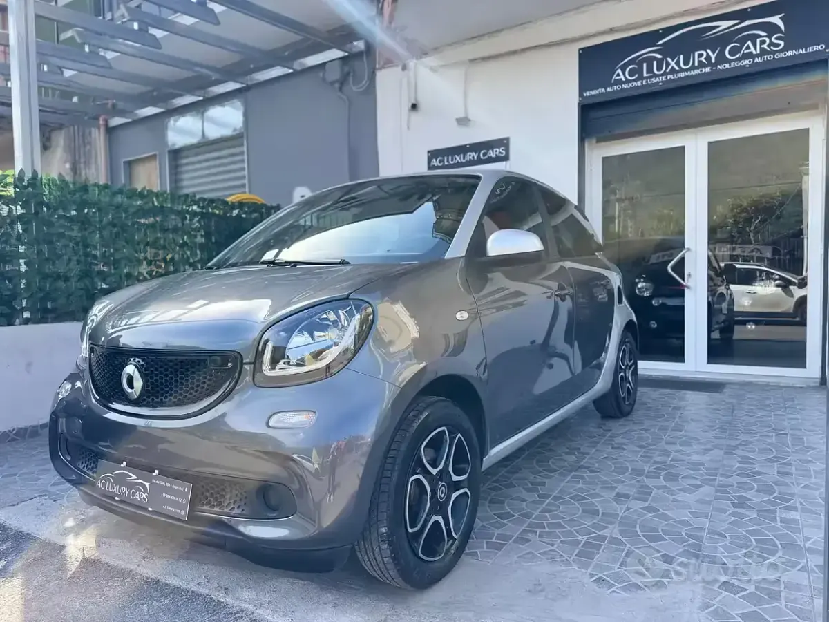 Begagnad Smart ForFour Passion 71 HK (52 kW) 2016 Grå Halvkombi