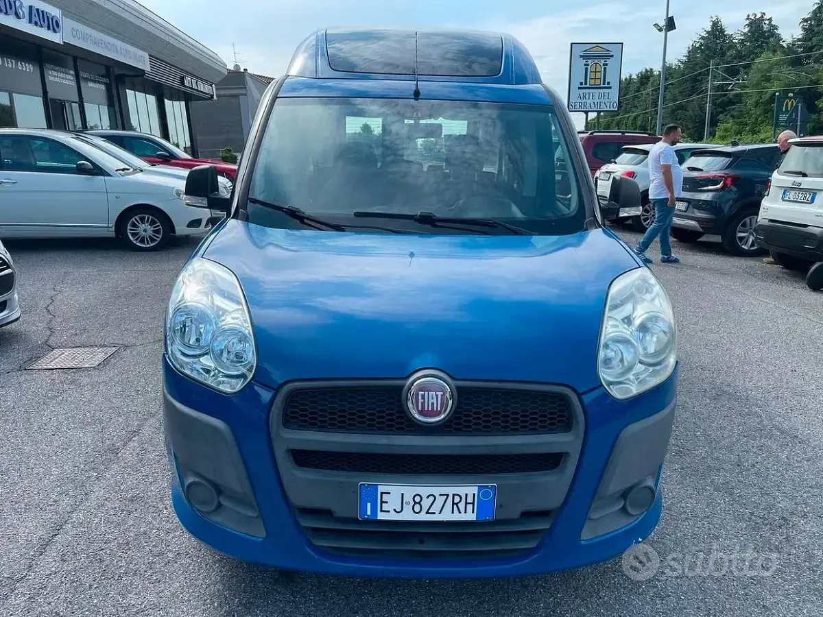 Usata Fiat Doblò Active 95 CV (69 kW) 2011 Blu/azzurro Monovolume
