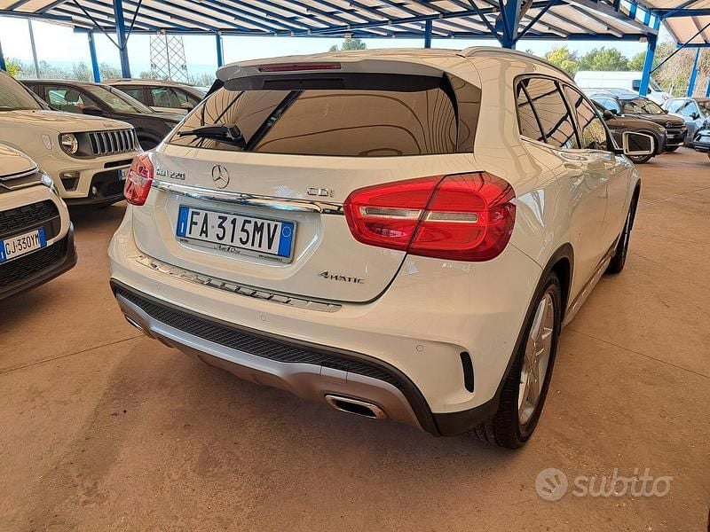 Käytetty Mercedes GLA220 AMG 170 HP (125 kW) 2015 Valkoinen Katumaasturi
