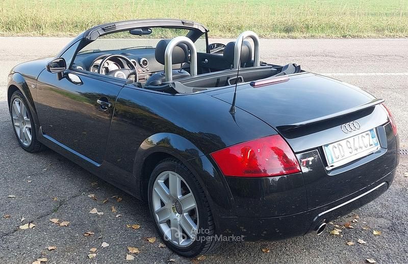 Usata Audi TT 179 CV (131 kW) 2003 Nero Cabrio