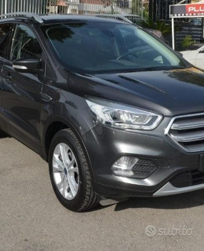 Usata Ford Kuga Titanium 120 CV (88 kW) 2018 Grigio SUV