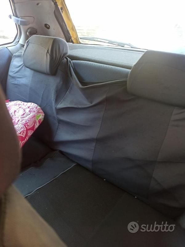 Usata Fiat Punto 80 CV (58 kW) 2002 Giallo Utilitaria