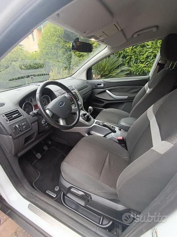 Usata Ford Kuga 140 CV (102 kW) 2012 Bianco SUV