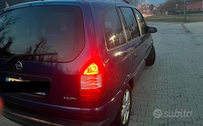 Usata Opel Zafira 2005 Monovolume