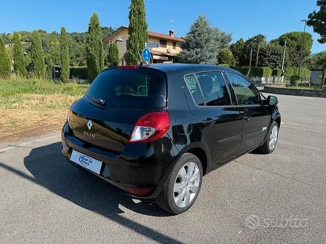 Usata Renault Clio IV Dynamique 75 CV (55 kW) 2012 Nero Berlina