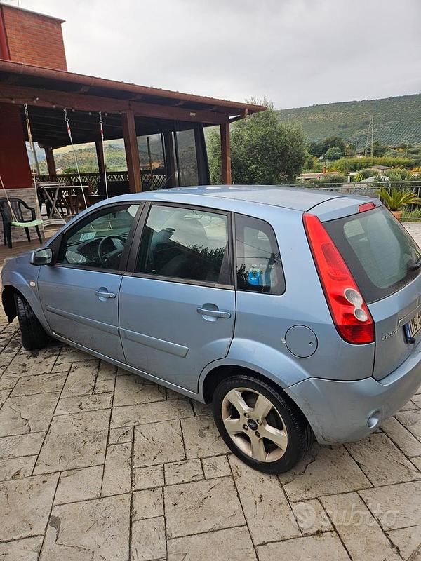 Usata Ford Fiesta 88 CV (64 kW) 2007 Berlina