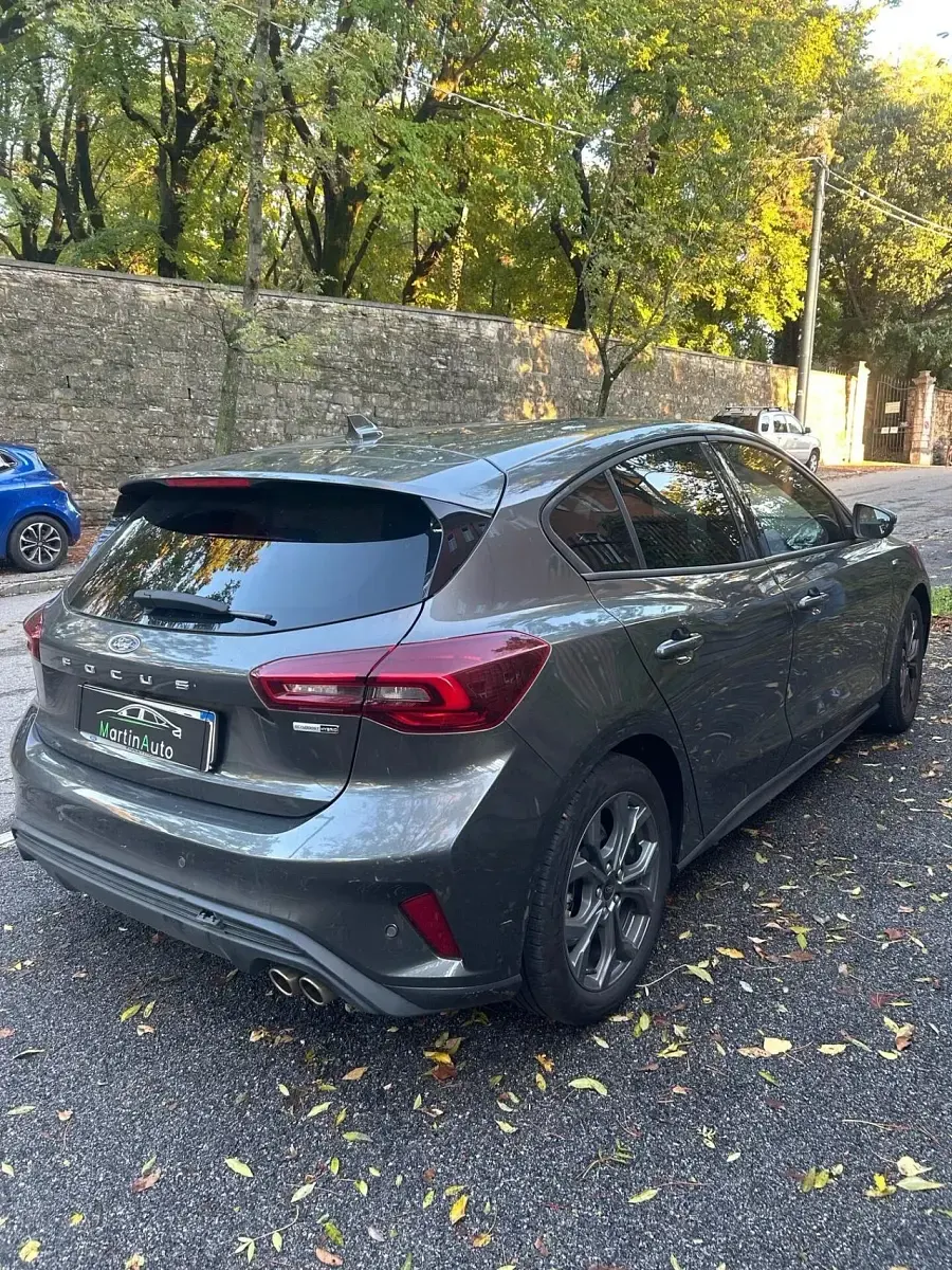 Usata Ford Focus 123 CV (90 kW) 2023 Grigio Berlina