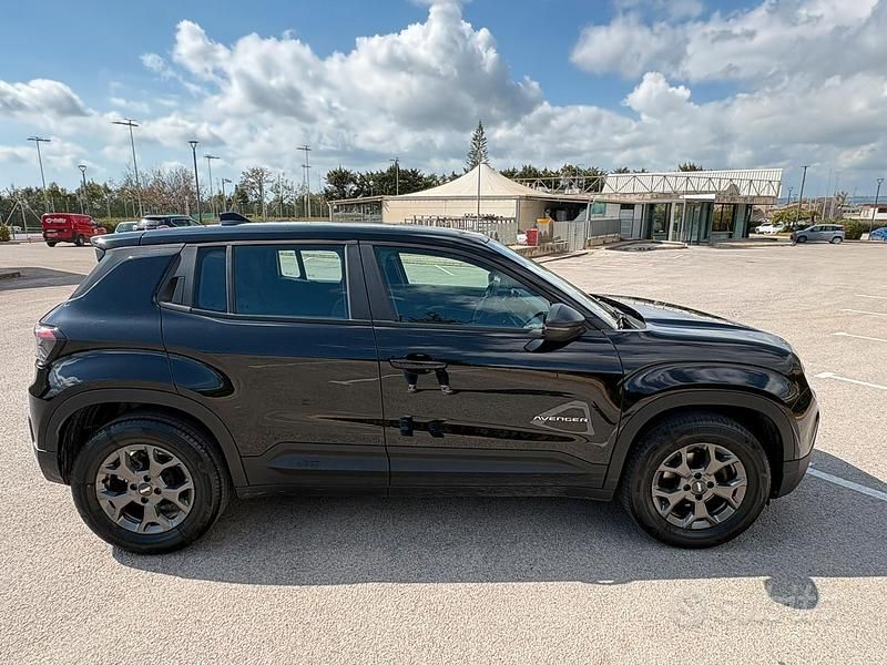 Usata Jeep Avenger Longitude 101 CV (74 kW) 2024 Nero SUV