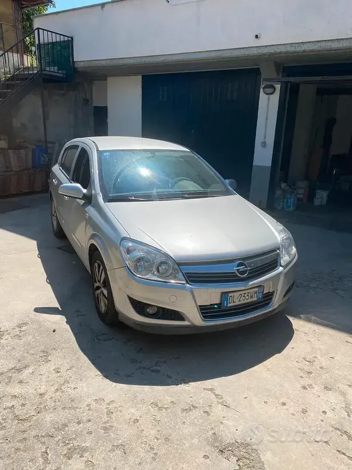 Usata Opel Astra 101 CV (74 kW) 2007 Berlina