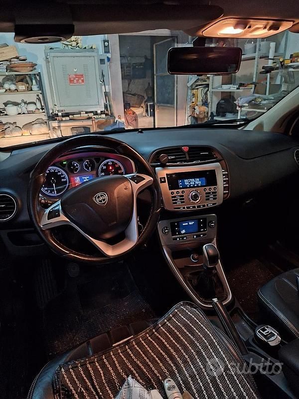Usata Lancia Delta 190 CV (139 kW) 2010 Bianco Utilitaria
