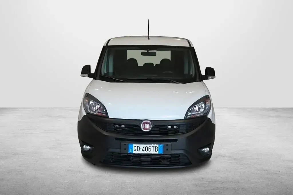 Usata Fiat Doblò 95 CV (69 kW) 2021 Bianco Monovolume